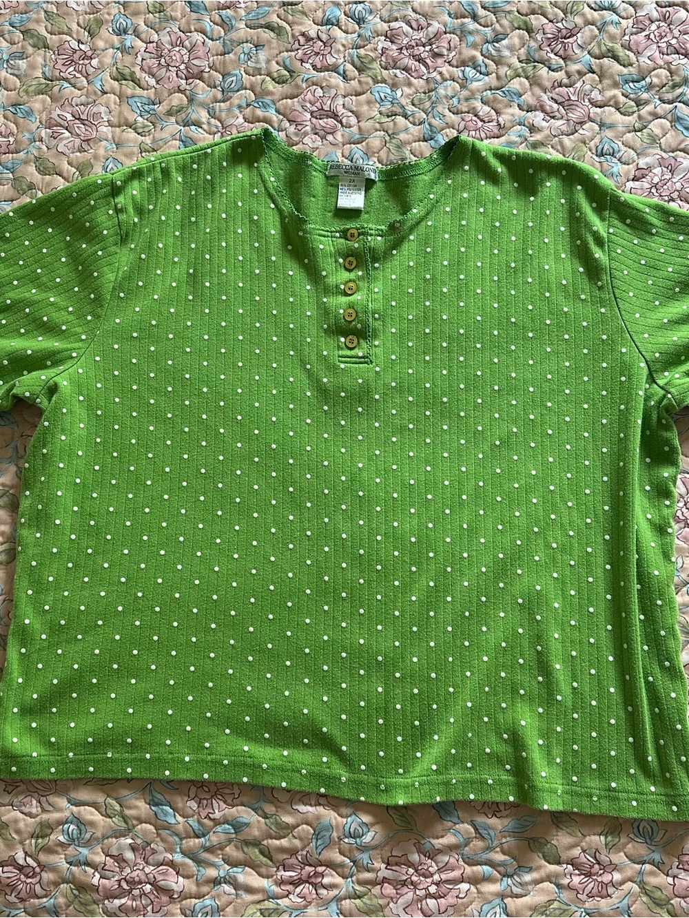Rebecca Malone Vintage Plus Size Green & White Polka Dot Henley Women’s Tee